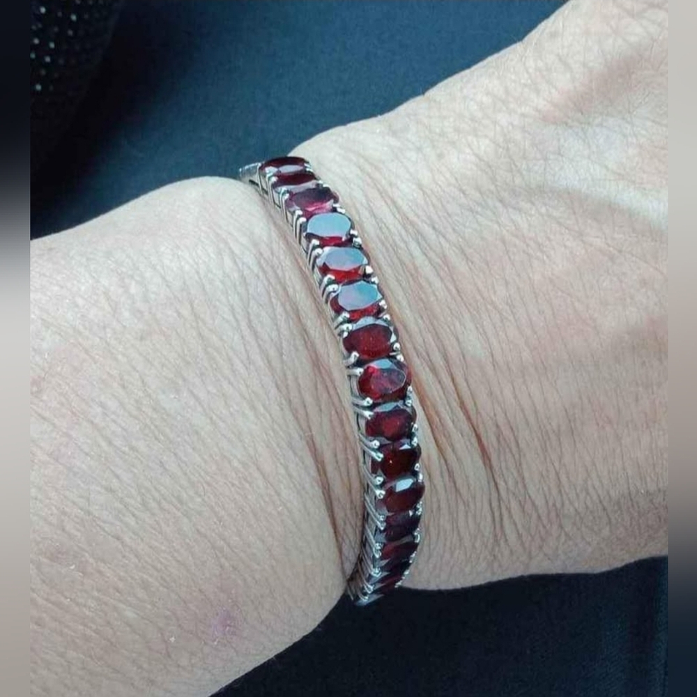 Gorgeous, Elegant Sterling Silver Filigree Bangle Bracelet With Large Garnets